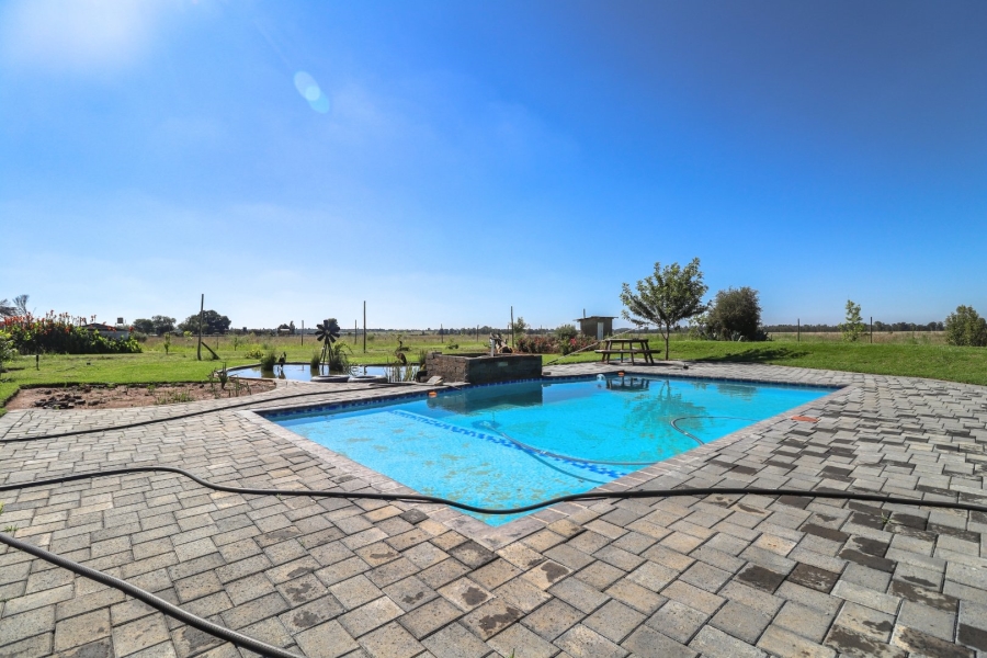 Commercial Property for Sale in La Hoff North West